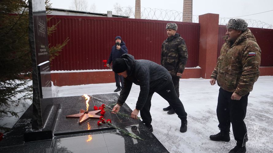 Чемпион Мира по боксу Денис Лебедев побывал в гостях у красноярского СОБР