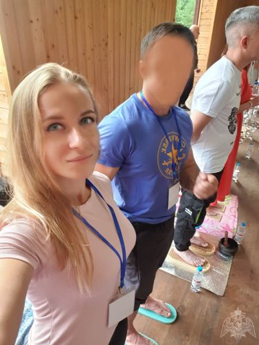 В Красноярске сотрудник СОБР Управления Росгвардии принял участие и установил мировой рекорд по стоянию на досках с гвоздями