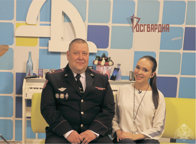 Руководитель вневедомственной охраны Росгвардии Красноярского края рассказал о деятельности подразделений в телеэфире программы «Два дивана» на канале «Центр» Красноярск