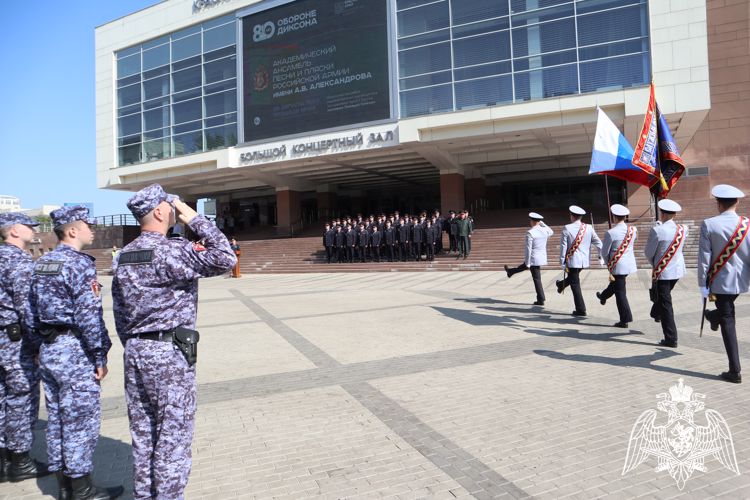 Сотрудники Росгвардии приняли участие в гарнизонном разводе личного состава правоохранительных органов Красноярска