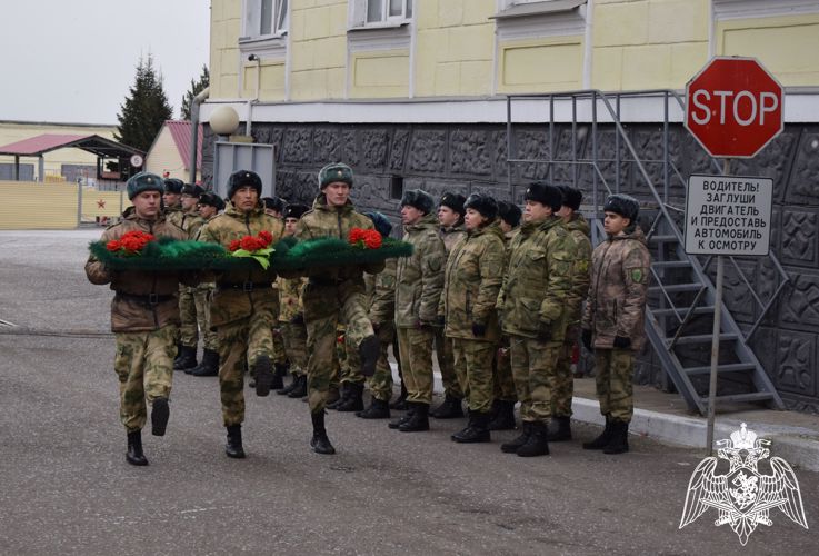 Военнослужащие Росгвардии в Красноярске почтили память погибших при исполнении обязанностей военной службы