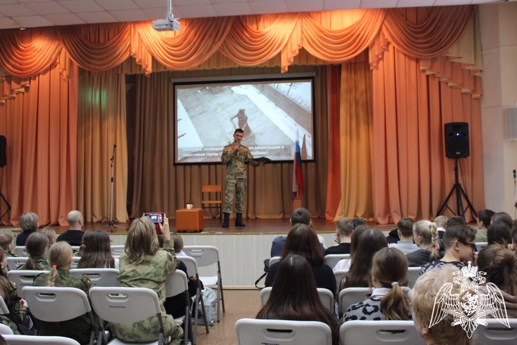 В Красноярском крае сотрудники и военнослужащие Росгвардии провели мероприятия, приуроченные памятной дате – Дню полного освобождения города Ленинграда от блокады