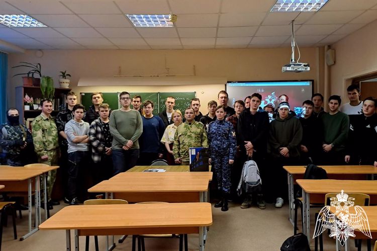 В Красноярском крае сотрудники и военнослужащие Росгвардии провели мероприятия, приуроченные памятной дате – Дню полного освобождения города Ленинграда от блокады