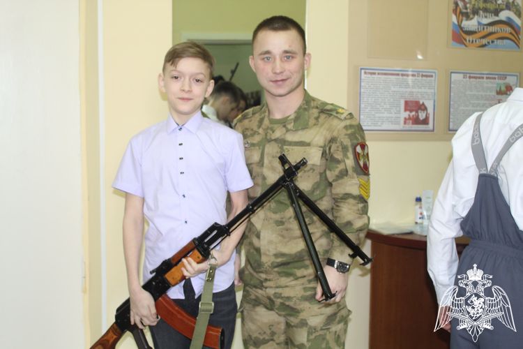 В зеленогорской воинской части Росгвардии прошла церемония посвящения в юнармейцы