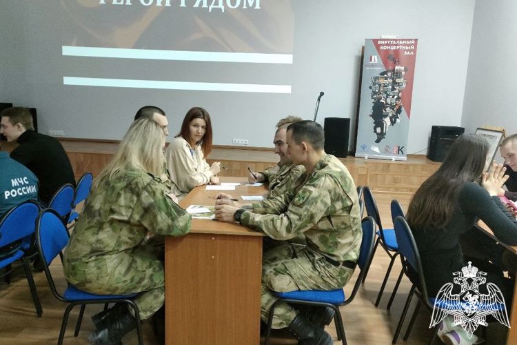 В Железногорске военнослужащие Росгвардии приняли участие в интеллектуальном квизе