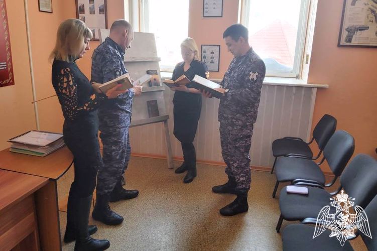 В Красноярском крае сотрудники и военнослужащие Росгвардии приняли участие в мероприятиях, приуроченных Международному дню памяти жертв аварий и катастроф