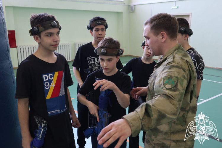 Учащиеся класса Росгвардии стали победителями турнира по лазертагу «Гвардеец 2023»