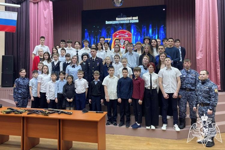 В Норильске сотрудники Росгвардии провели «Урок мужества»