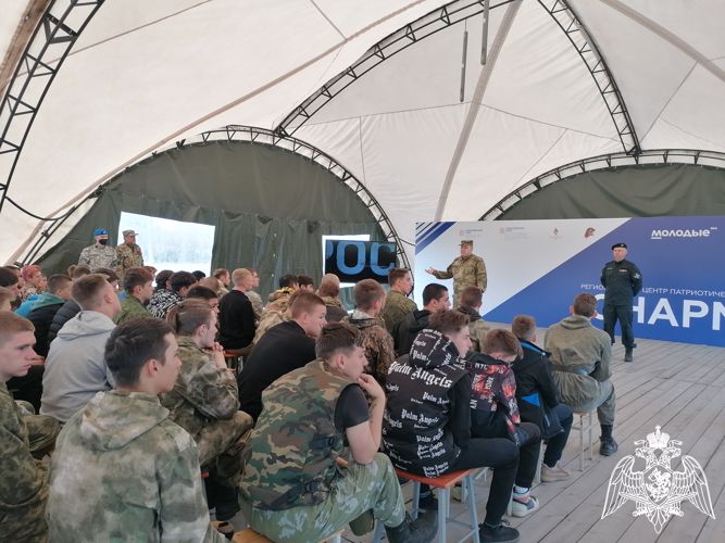 Сотрудники и военнослужащие подразделений Управления Красноярского края провели занятия на военно-полевых сборах юнармейцев