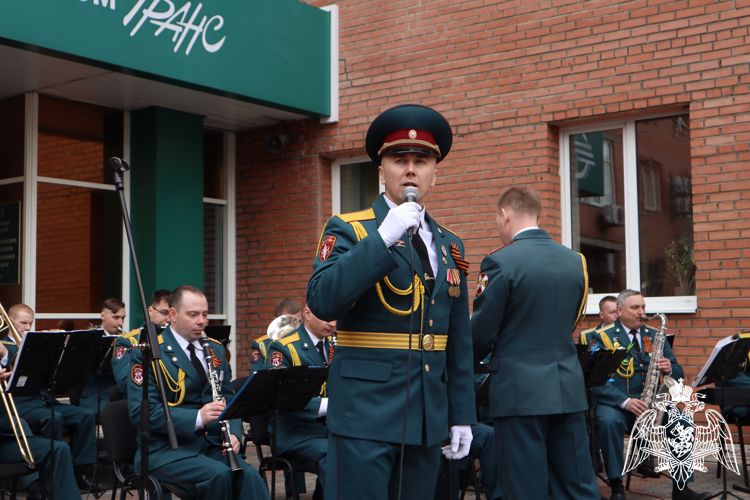 В Красноярске сотрудники и военнослужащие Росгвардии присоединились к Всероссийской акции «Георгиевская ленточка»
