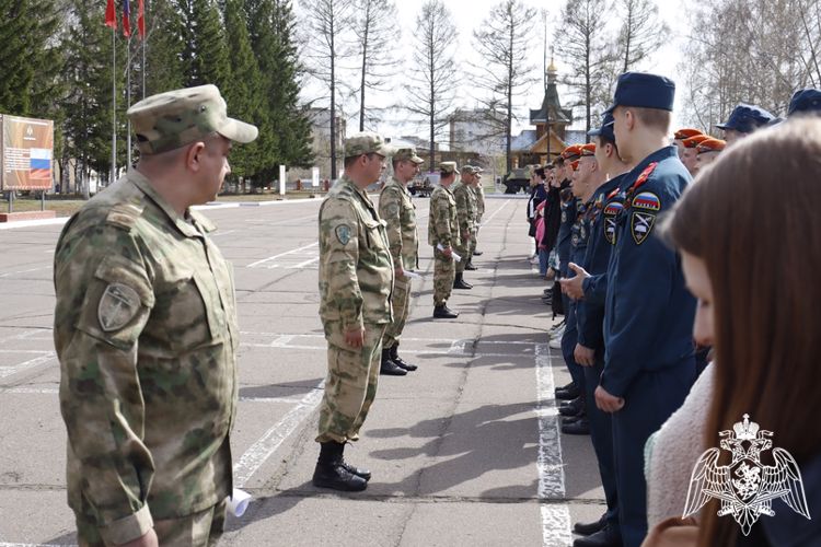 В полку Росгвардии г. Железногорска прошел День призывника