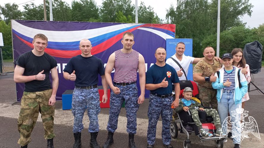 Росгвардейцы  вместе с коллегами из силовых ведомств Красноярского края в честь Дня России устроили для красноярцев и гостей города масштабный праздник