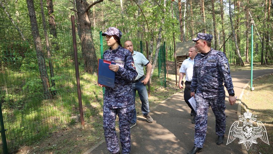 В Красноярском крае сотрудники Росгвардии в составе комиссий проводят обследование детских лагерей