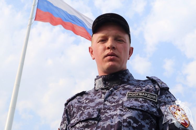 Сотрудники и военнослужащие Управления Росгвардии по Красноярскому краю присоединились к Всероссийской акции «С днем рождения, Пушкин!»