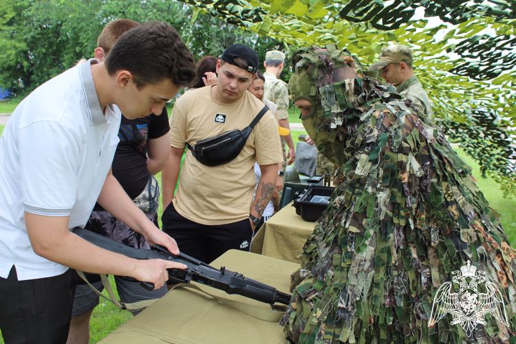 Зеленогорские военнослужащие Росгвардии приняли участие в мероприятиях, приуроченных Дню образования города