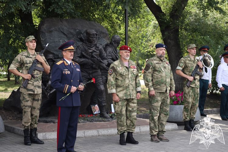 Сотрудники и военнослужащие Росгвардии приняли участие в торжественном мероприятии, посвященном Дню Сил специального назначения