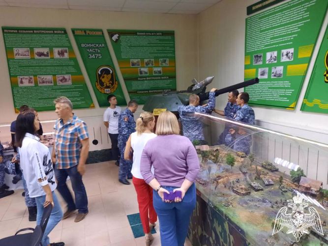 В преддверии 80-летия Победы в Курской битве сотрудники Росгвардии посетили Зеленогорский Музей боевой славы