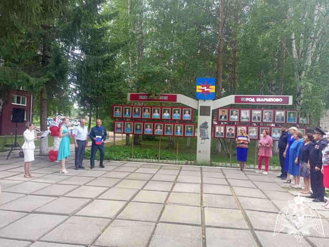 Сотрудника Росгвардии занесли на городскую Доску Почета