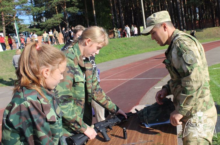 В Зеленогорске команда росгвардейцев победила в  военно-патриотической игре «Сибирский щит»