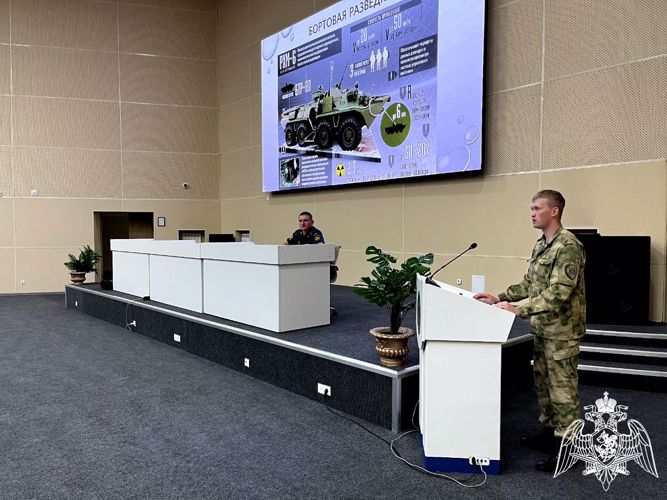 Железногорский военнослужащий Росгвардии провел занятия с курсантам Сибирской академии МЧС