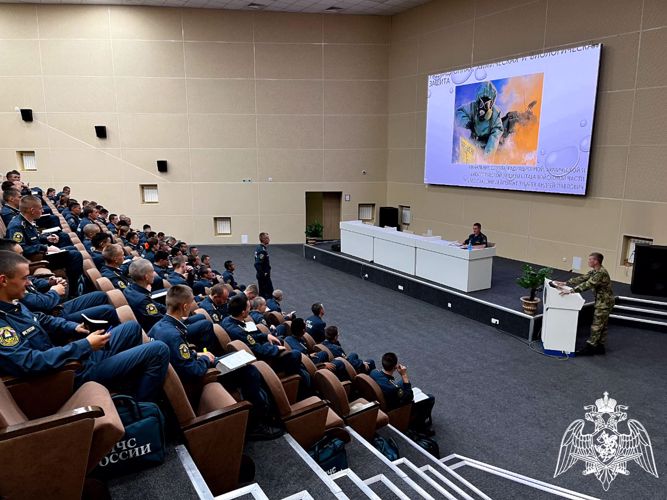 Железногорский военнослужащий Росгвардии провел занятия с курсантам Сибирской академии МЧС