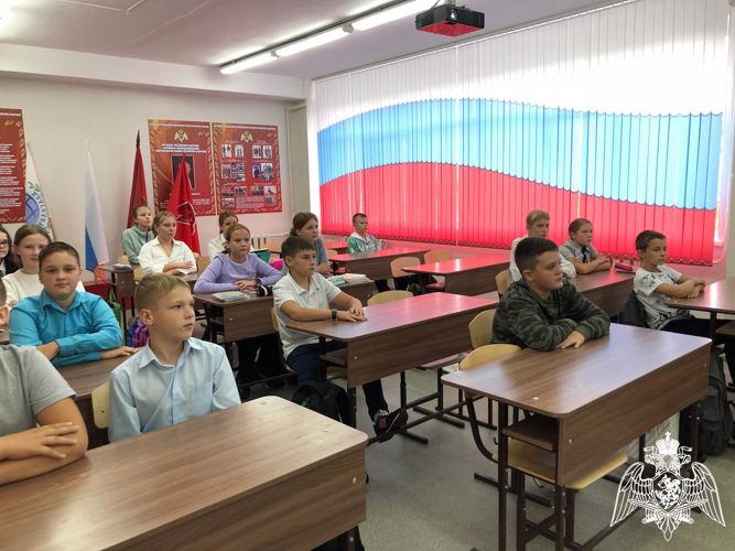 В Зеленогорске у учащихся класса Росгвардии начался учебный процесс