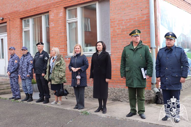 Сотрудники и военнослужащие Росгвардии в Красноярском крае приняли участие в военно - патриотической игре "Сибирский щит" 