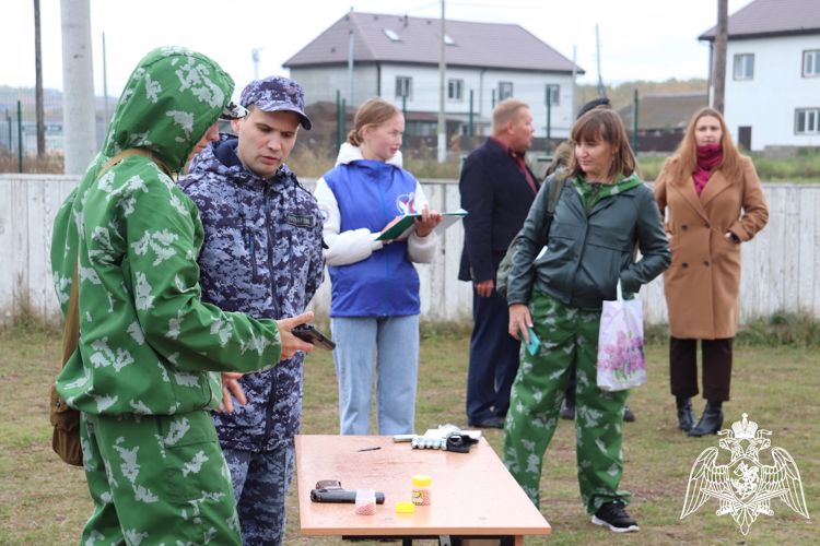 Сотрудники и военнослужащие Росгвардии в Красноярском крае приняли участие в военно - патриотической игре "Сибирский щит" 
