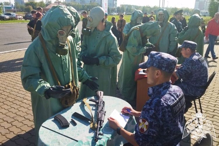 Сотрудники и военнослужащие Росгвардии в Красноярском крае приняли участие в военно - патриотической игре "Сибирский щит" 