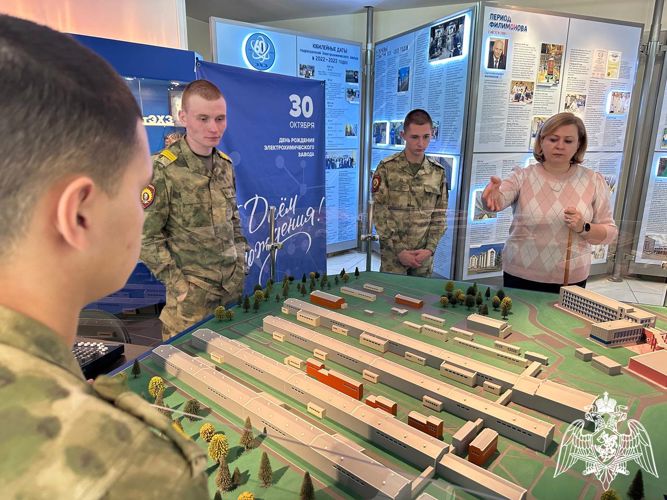 Курсанты Росгвардии посетили музей Электрохимического завода