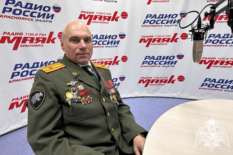 Ветеран Красноярского соединения Росгвардии в преддверии Дня героев Отечества выступил на радио «Россия Красноярск»