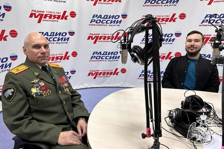 Ветеран Красноярского соединения Росгвардии в преддверии Дня героев Отечества выступил на радио «Россия Красноярск»