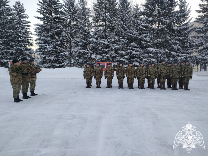В Красноярском крае росгвардейцы приняли участие в торжественных церемониях в День героев Отечества