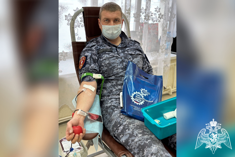 Красноярские росгвардейцы пополнили банк донорский крови
