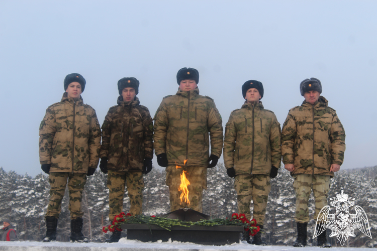 Росгвардейцы в Зеленогорске приняли участие в торжественном возложении, посвященном Дню неизвестного солдата