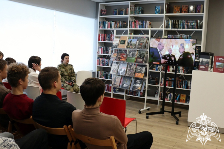 Росгвардейцы в Зеленогорске приняли участие в историческом лектории "Подвиг ценою в жизнь"
