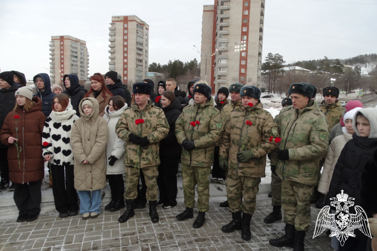 Железногорские военнослужащие Росгвардии приняли участие в митинге, посвященном Дню снятия блокады Ленинграда