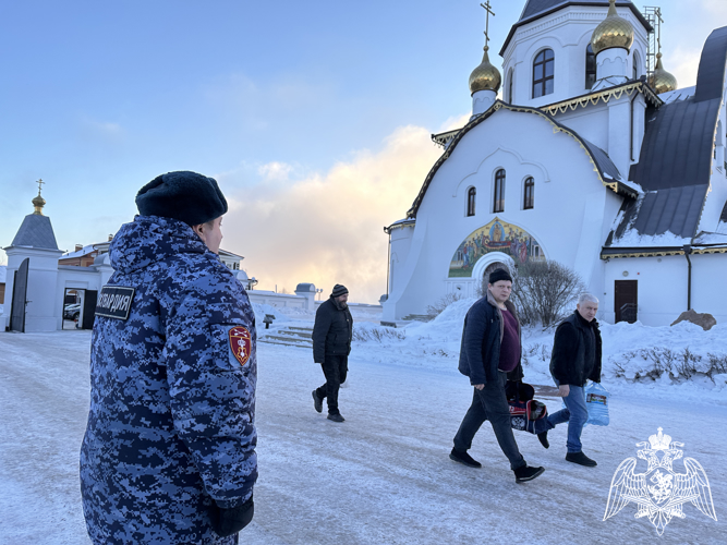 Росгвардейцы в Красноярском крае обеспечили охрану порядка во время крещенских праздников