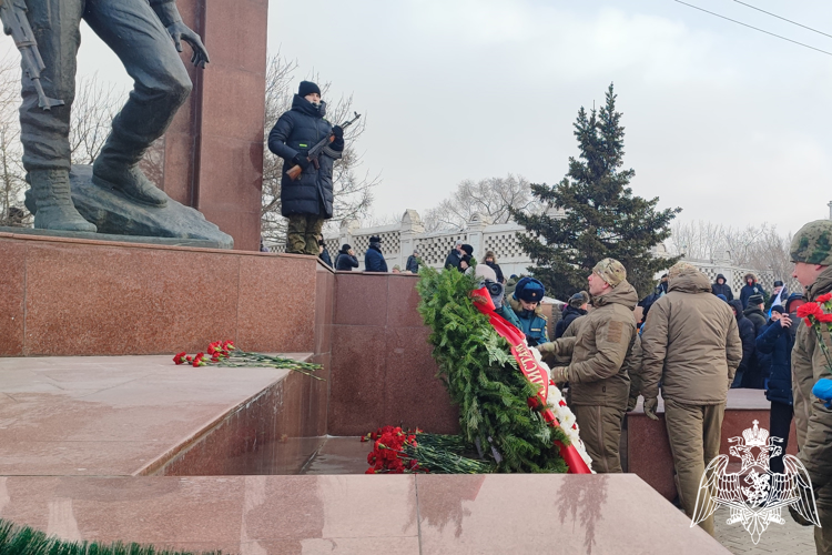 В Красноярском крае росгвардейцы почтили память воинов-интернационалистов