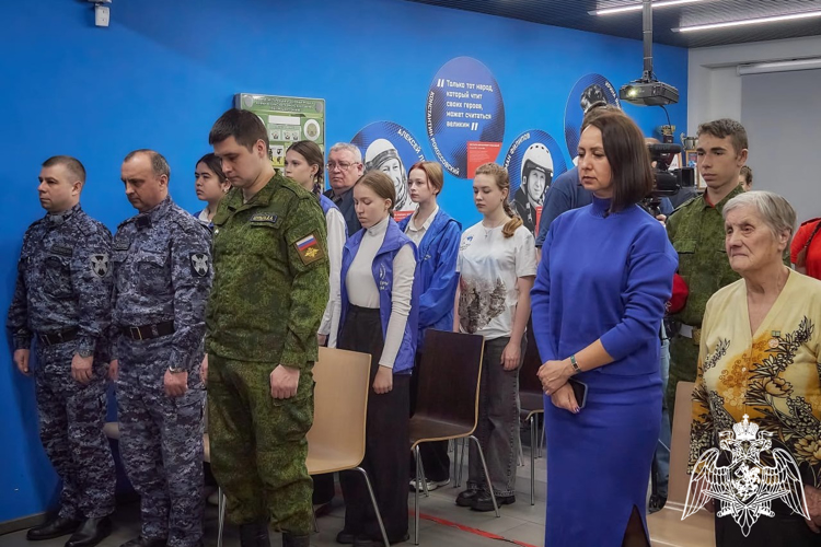 Сотрудники и ветераны Росгвардии приняли участие в памятных мероприятиях, приуроченных 80-летию со Дня снятия блокады Ленинграда