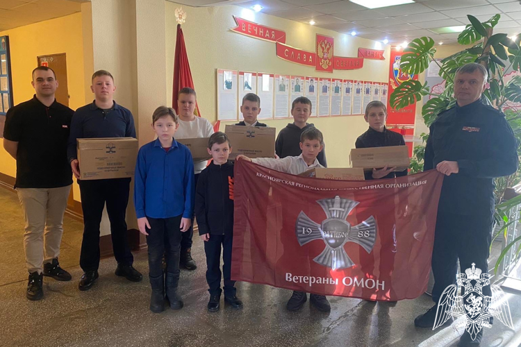 Шуваевские школьники побывали в гостях у сотрудников ОМОН Росгвардии