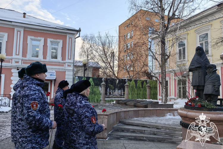 Сотрудники и ветераны Росгвардии приняли участие в памятных мероприятиях, приуроченных 80-летию со Дня снятия блокады Ленинграда