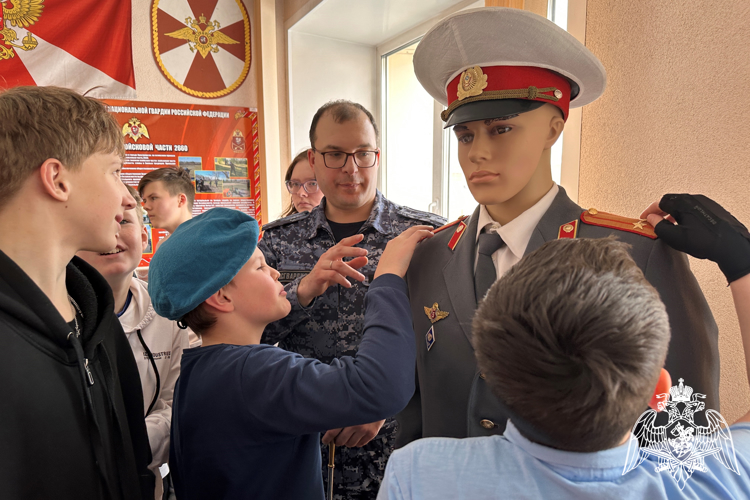 В подразделениях вневедомственной охраны Росгвардии прошли дни открытых дверей