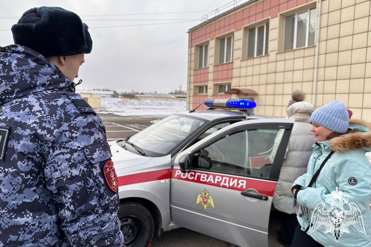 В подразделениях вневедомственной охраны Росгвардии прошли дни открытых дверей