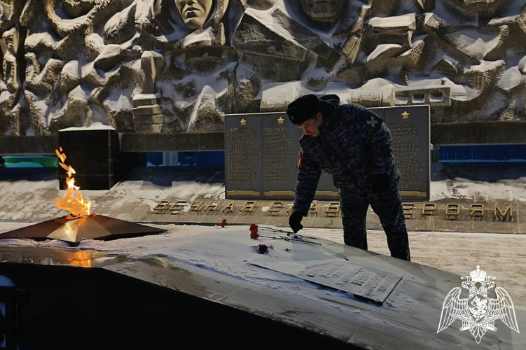 Сотрудники и военнослужащие Росгвардии Красноярского края почтили память павших в годы блокадного Ленинграда