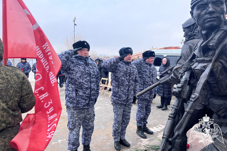 В Красноярском крае росгвардейцы почтили память воинов-интернационалистов