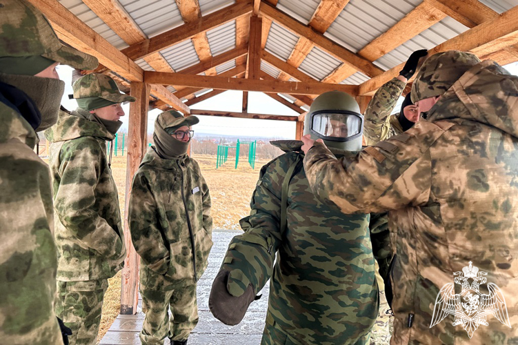 Представители Росгвардии приняли участие в военно-патриотической игре «Я патриот»