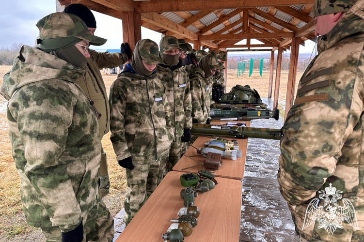Представители Росгвардии приняли участие в военно-патриотической игре «Я патриот»
