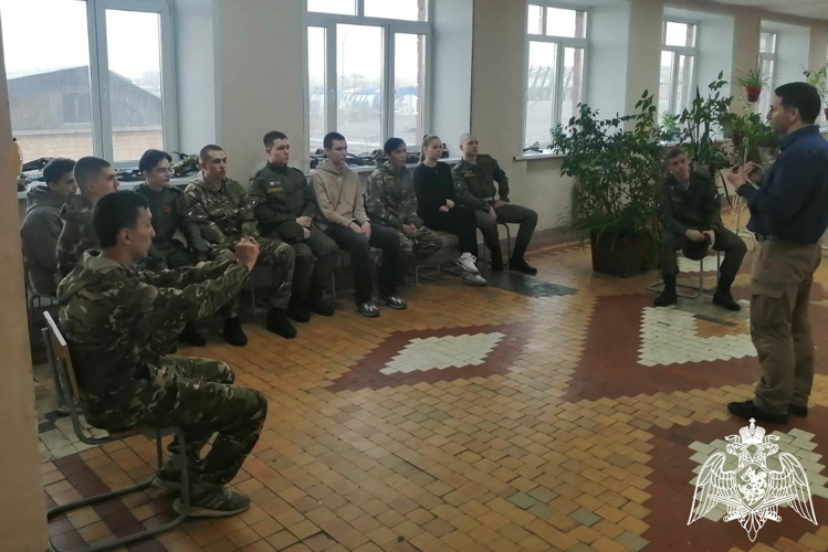 Ветеран спецподразделения Росгвардии провел занятие с учащимися Зонального центра подготовки граждан к военной службе