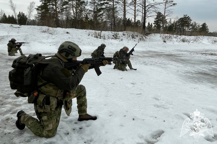 С военнослужащими спецназа железногорской воинской части Росгвардии проведен полевой выход